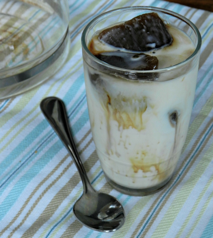 Cómo hacer cubitos de leche y oreo para el café