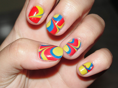 Marble Nails: pintar las uñas con agua