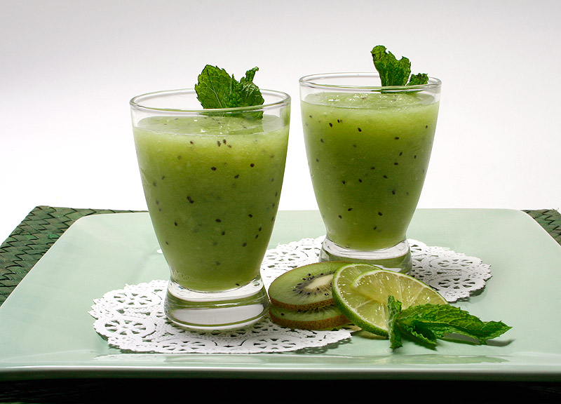 Smoothie de Kiwi, pepino, pera y naranja